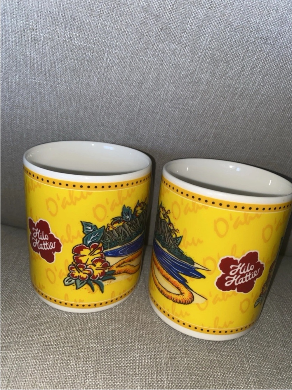 Vintage  2002 Hawaiian Hilo Hattie Coffee Mug cup Set‎ of 2